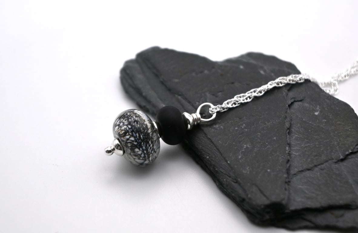 lampwork glass ivory mottled pendant necklace