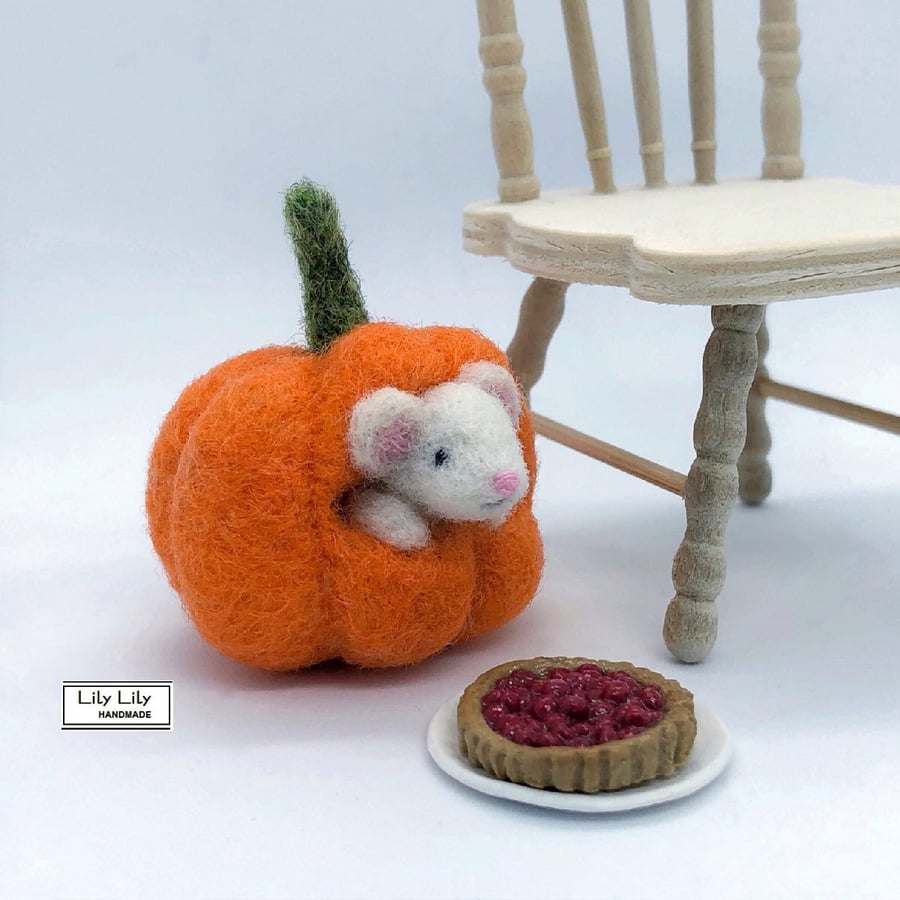 SOLD Mouse in pumpkin, miniature ornament needle felted by Lily Lily Handmade