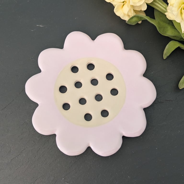 Ceramic pastel lilac small flower frog