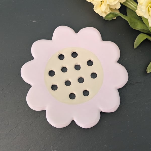 Ceramic pastel lilac small flower frog