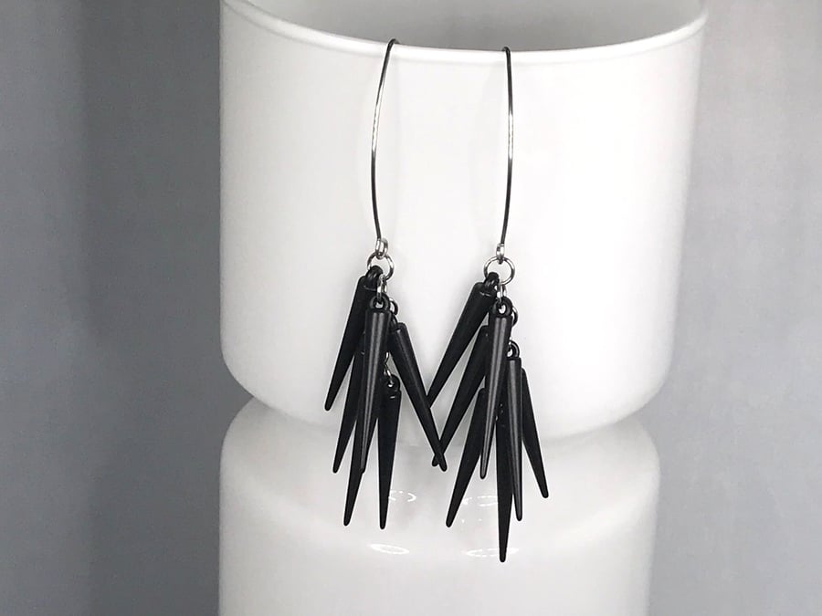 THREADER SPIKE EARRINGS black acrylic punk stainless steel