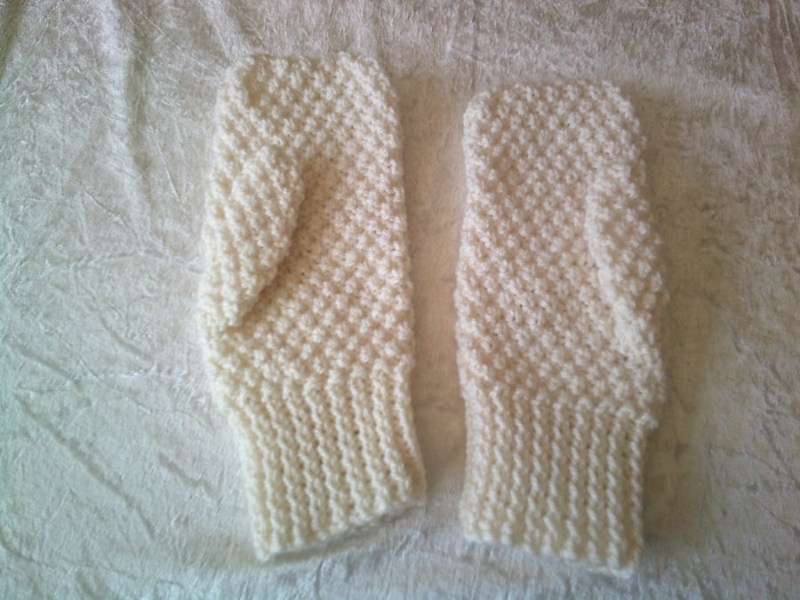 Ladies Aran Moss Stitch  Mittens
