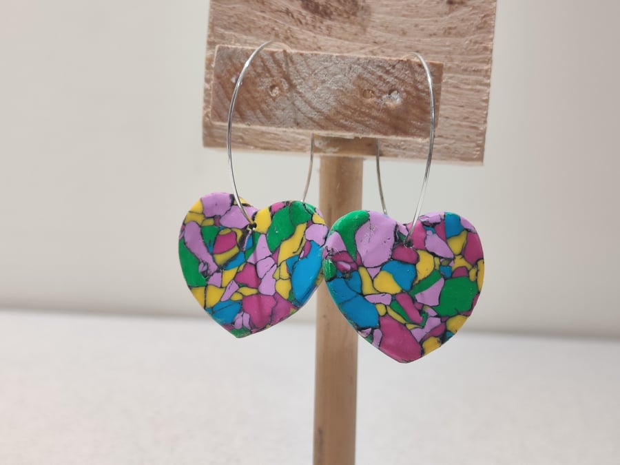 Bright mosaic heart polymerclay hoop earrings