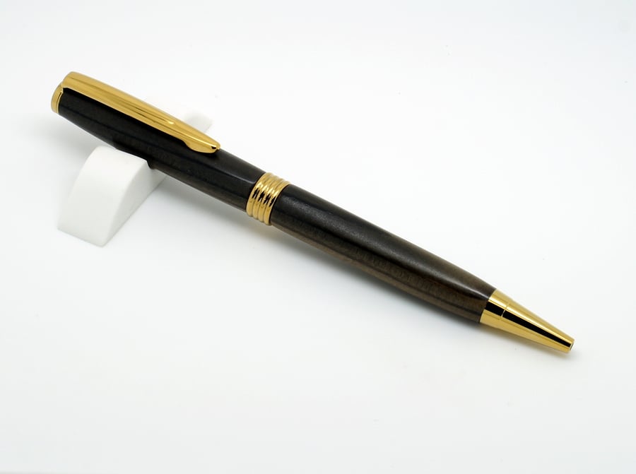 Streamline pen in Black Pine