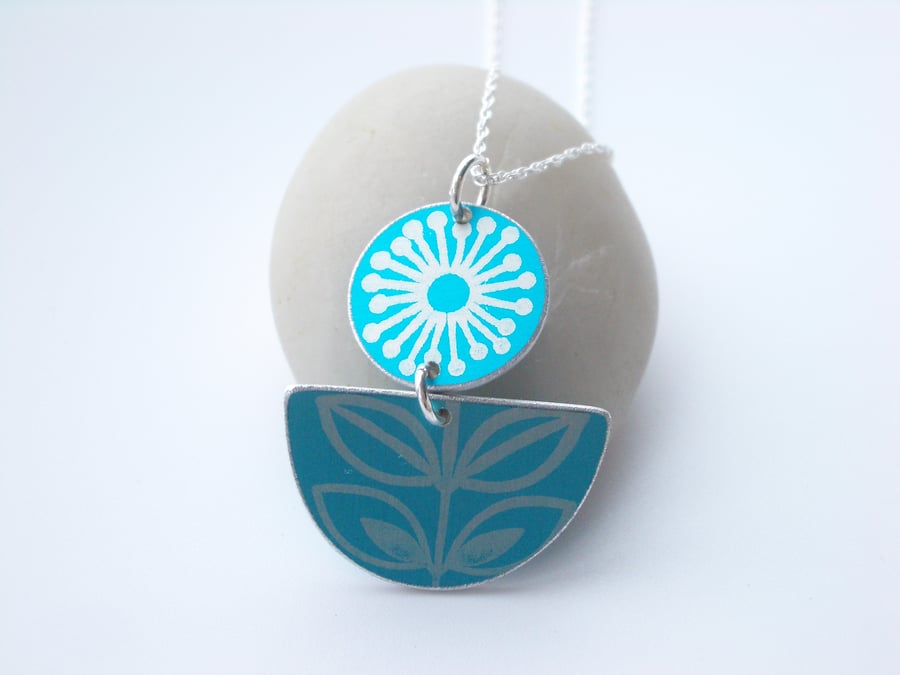 Folk art flower necklace in turquoise 