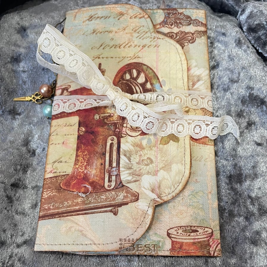 Sewing Queen Vintage Folder Wallet & Card B8