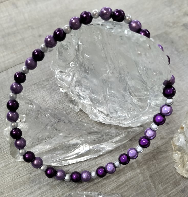 AL143A Purple, mauve and silver miracle bead elasticated anklet 