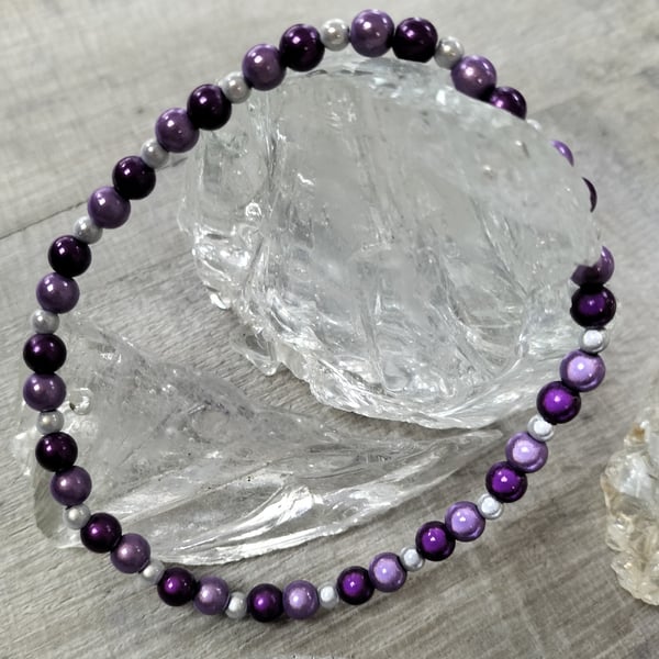 AL143A Purple, mauve and silver miracle bead elasticated anklet 