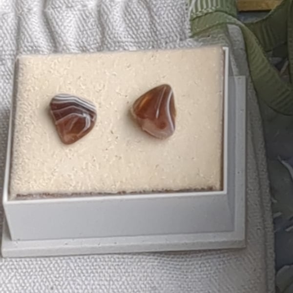 Banded agate stud earrings 