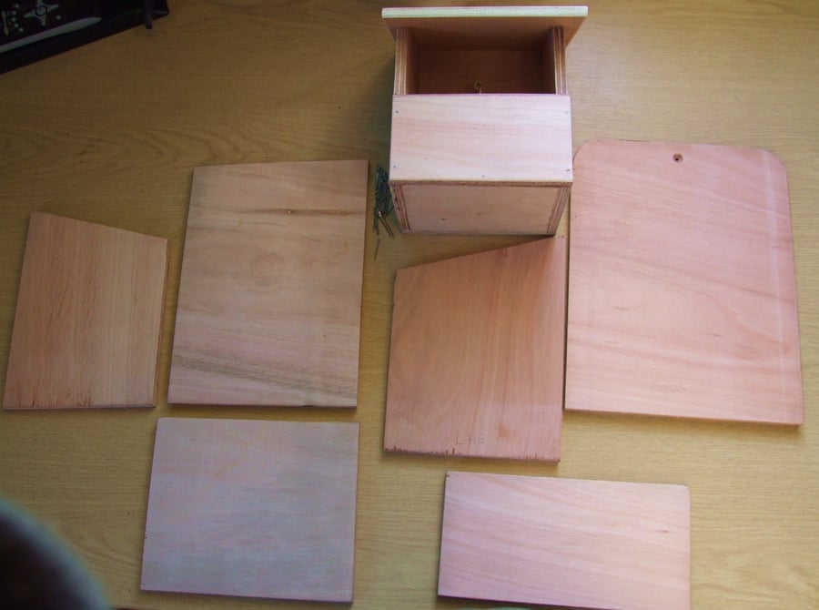 Robin or small garden bird nesting box kit to build yourself, self assembly kit.