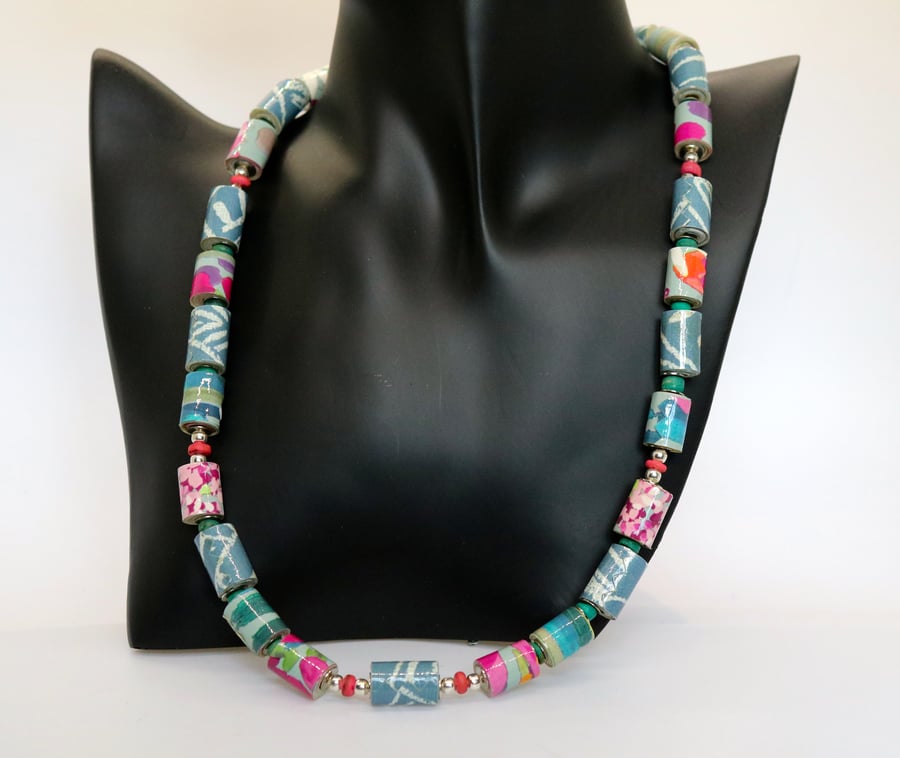 Multicoloured pastel and grey paper beaded necklace with flower designs