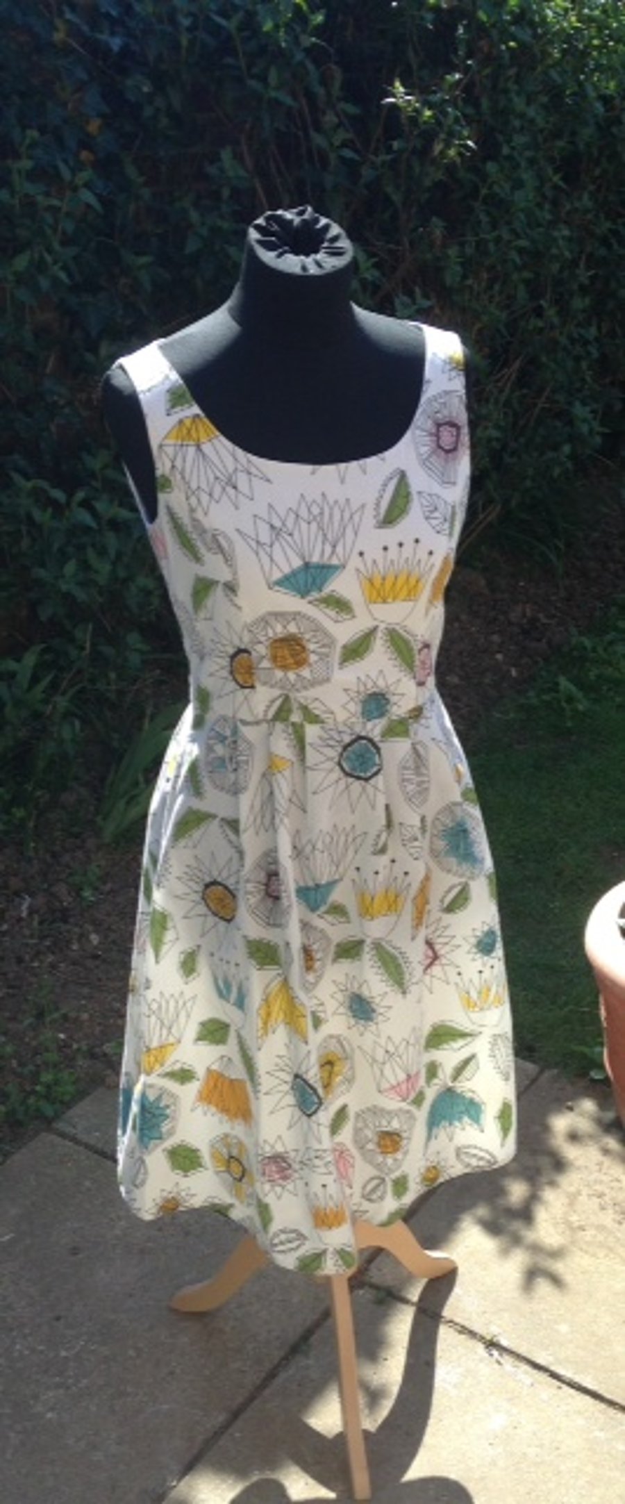 Beautiful 50's style dress sizes 8-18