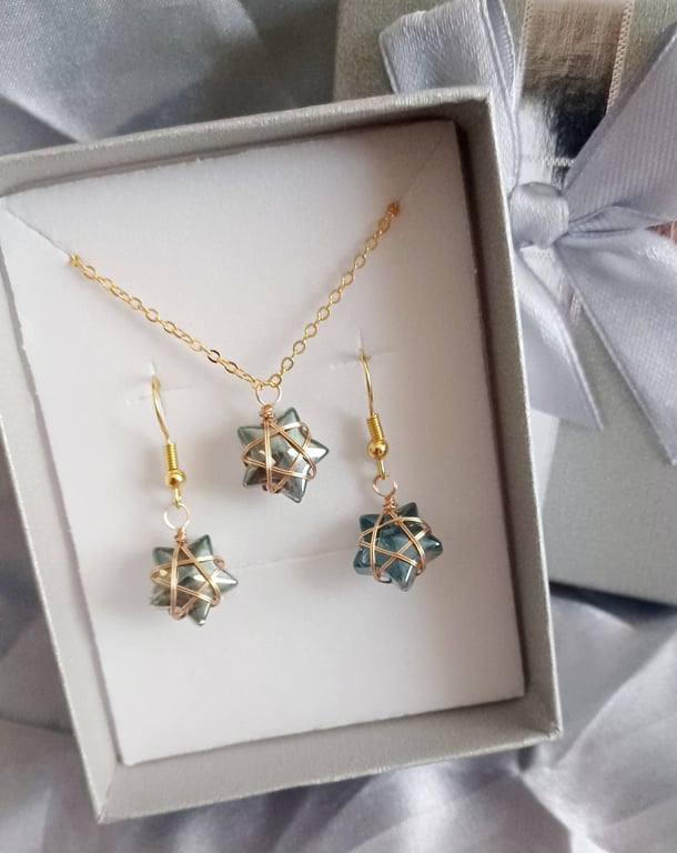 Wire Wrapped Star Necklace and Earrings - Blue