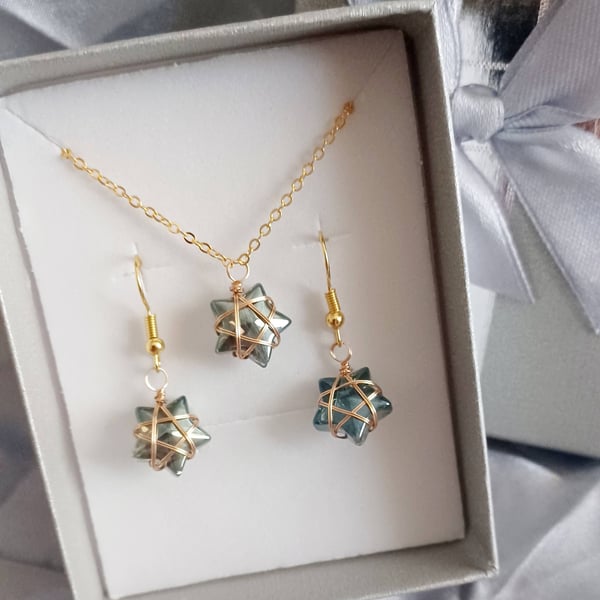 Wire Wrapped Star Necklace and Earrings - Blue