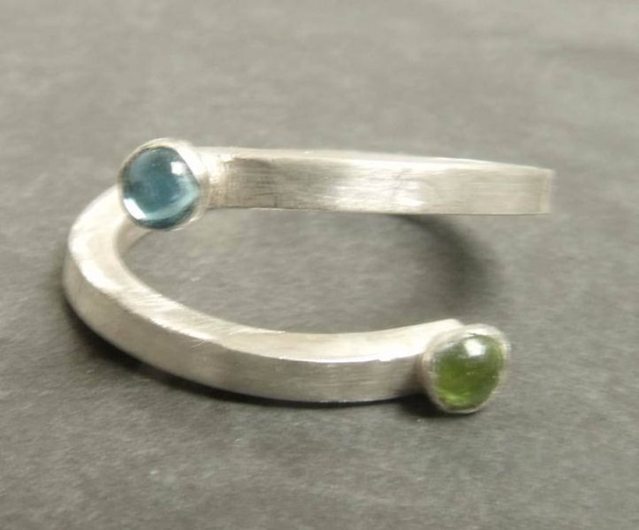 crossover ring Blue topaz peridot love celebration valentine