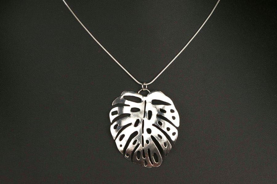 Silver Tropical Plant Leaf Pendant