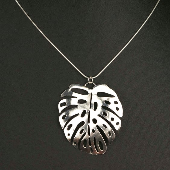 Silver Tropical Plant Leaf Pendant