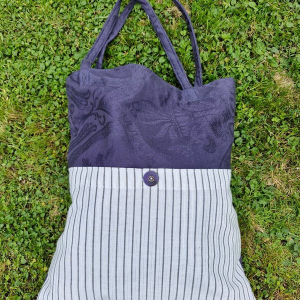 Lovely navy tote bag with white striped front pocket and lining & inner pocket
