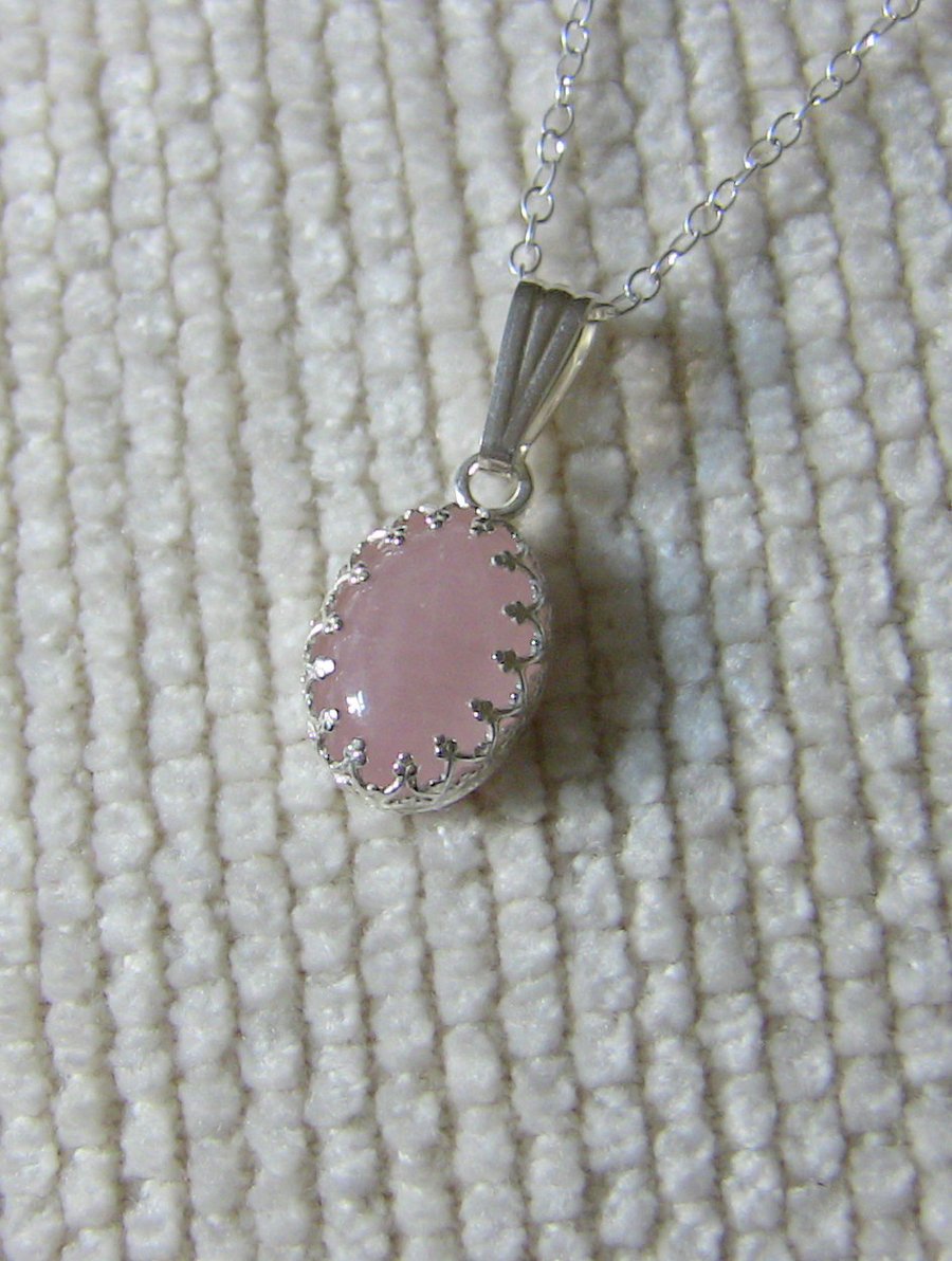 Sterling Silver Oval Filigree Pendant with Pink Rose Quartz Gemstone,  P104