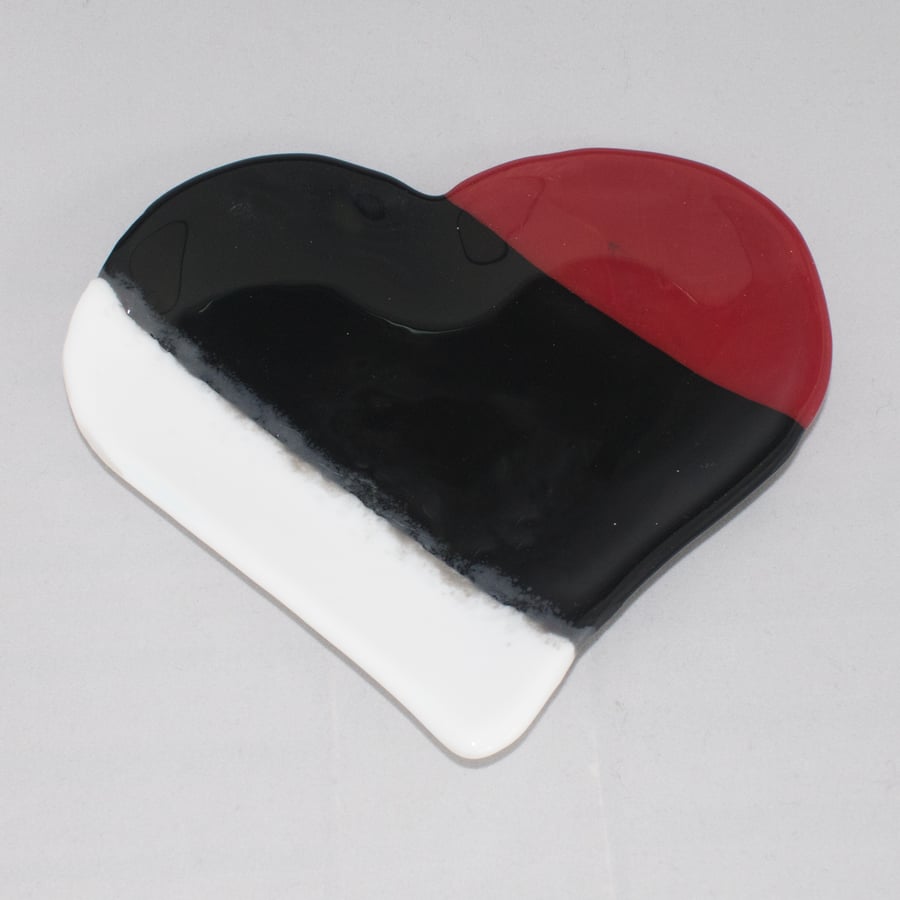 Heart Shaped Trinket Dish - Red, Black & White - 9009