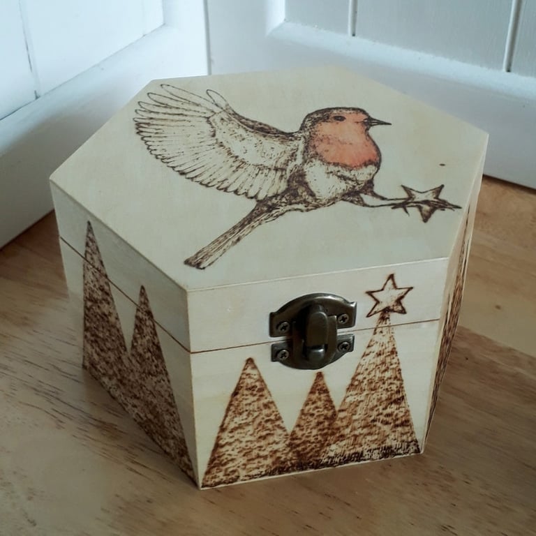 Robin pyrography wooden Christmas box