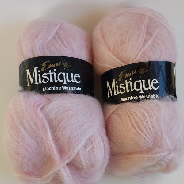 80g Pale Pink 20% Mohair - Emu Mistique Yarn