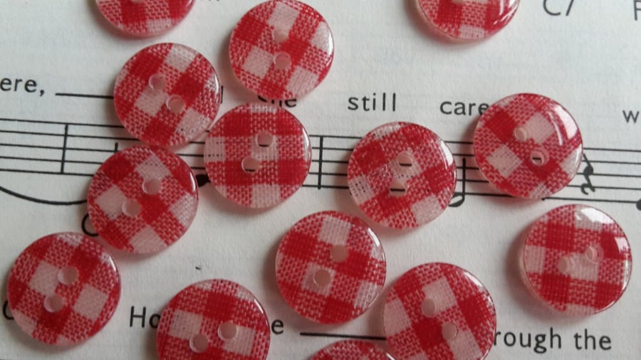 12.5mm 20L Red Gingham Buttons x 10 Buttons