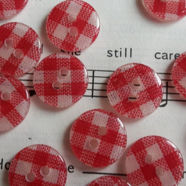 12.5mm 20L Red Gingham Buttons x 10 Buttons