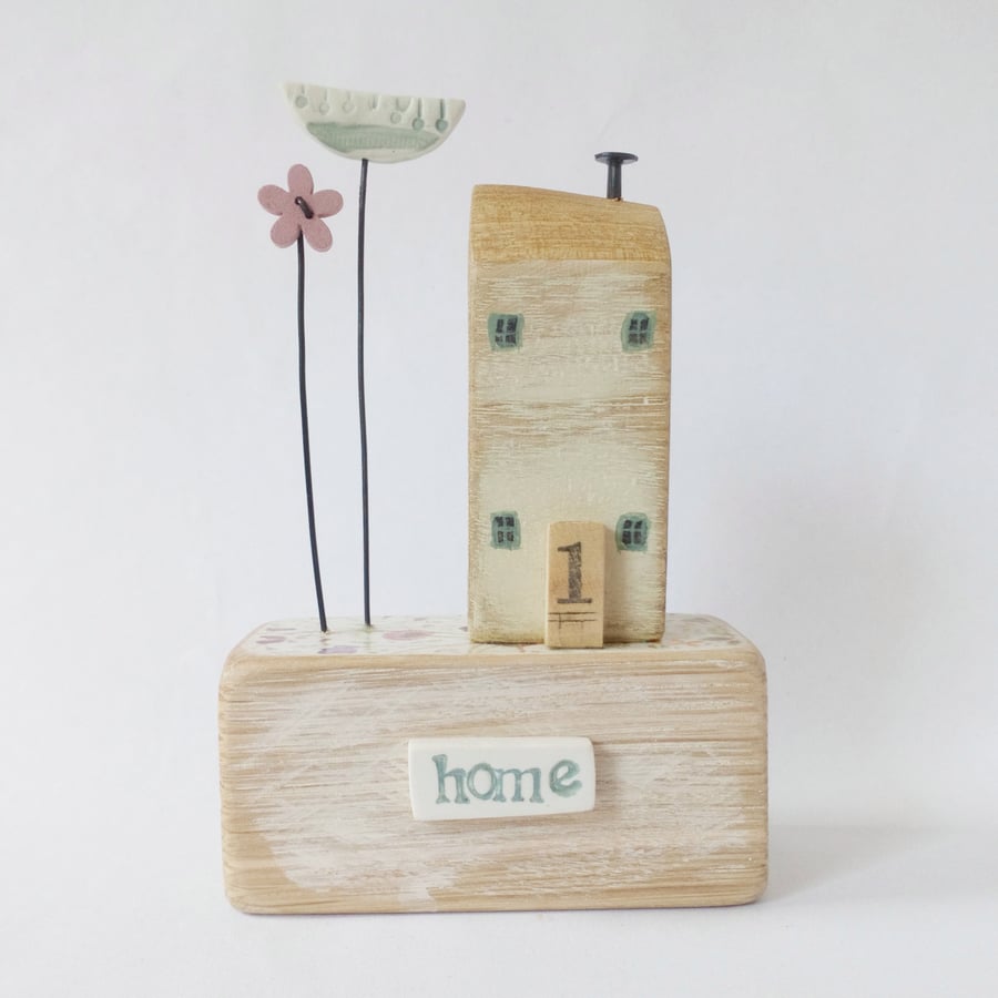 SALE - Little wooden house with garden 'home'