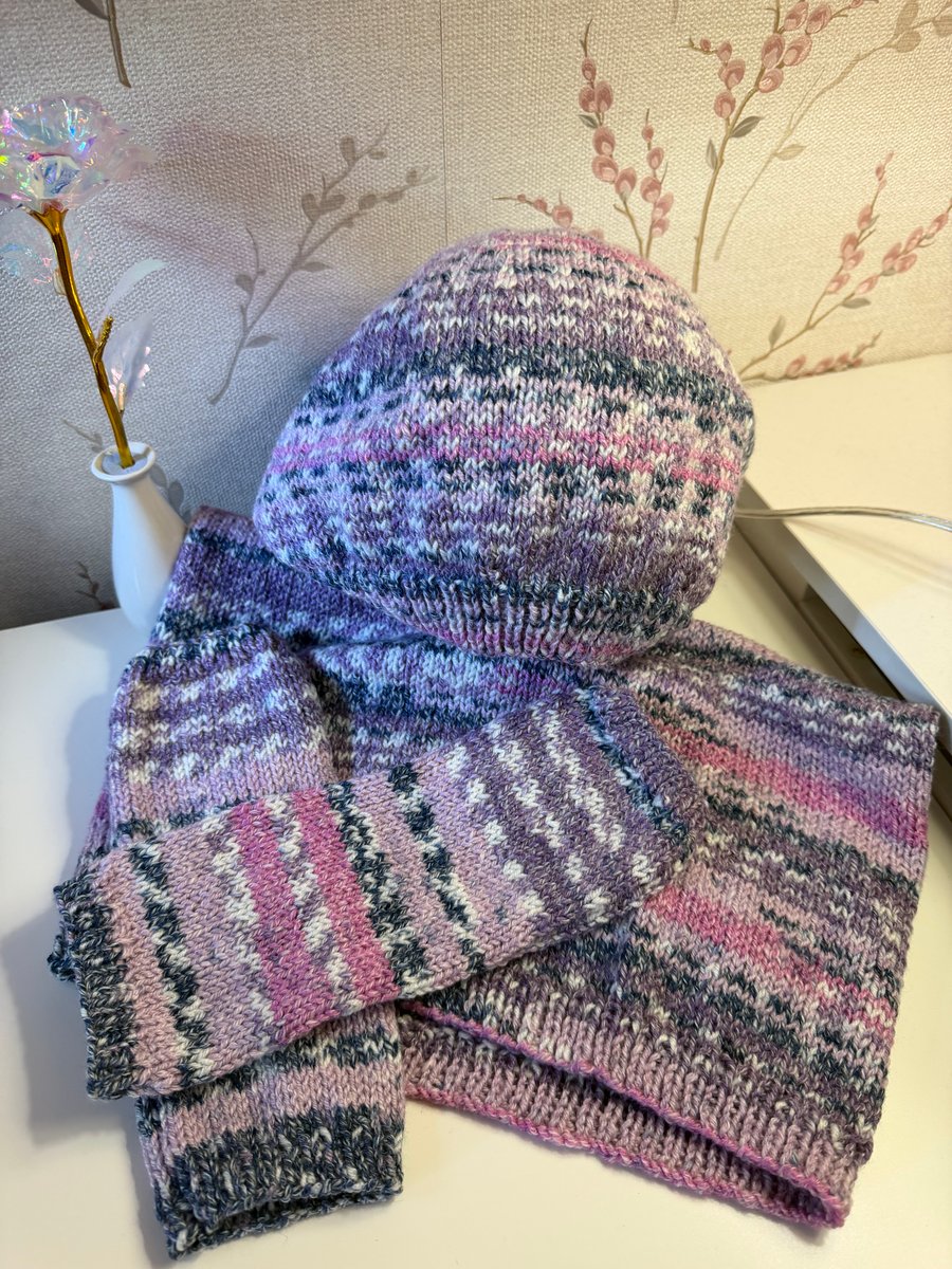 Ladies Beret, snood and wrist warmers.