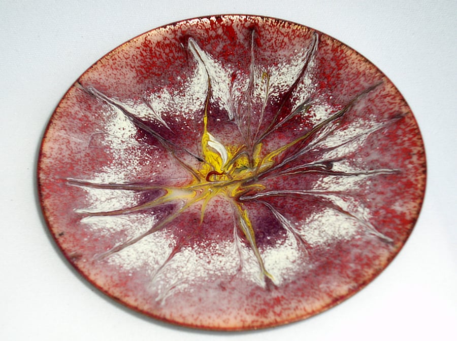enamel dish - scrolled white and yellow over brown