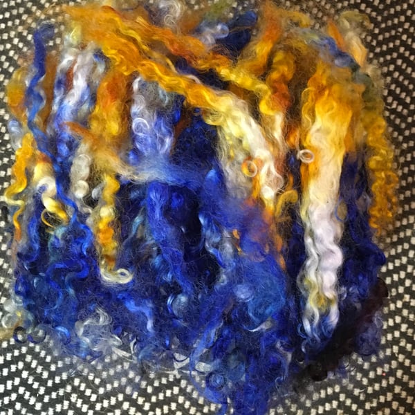 15g of Kingfisher long wool curly sheep locks