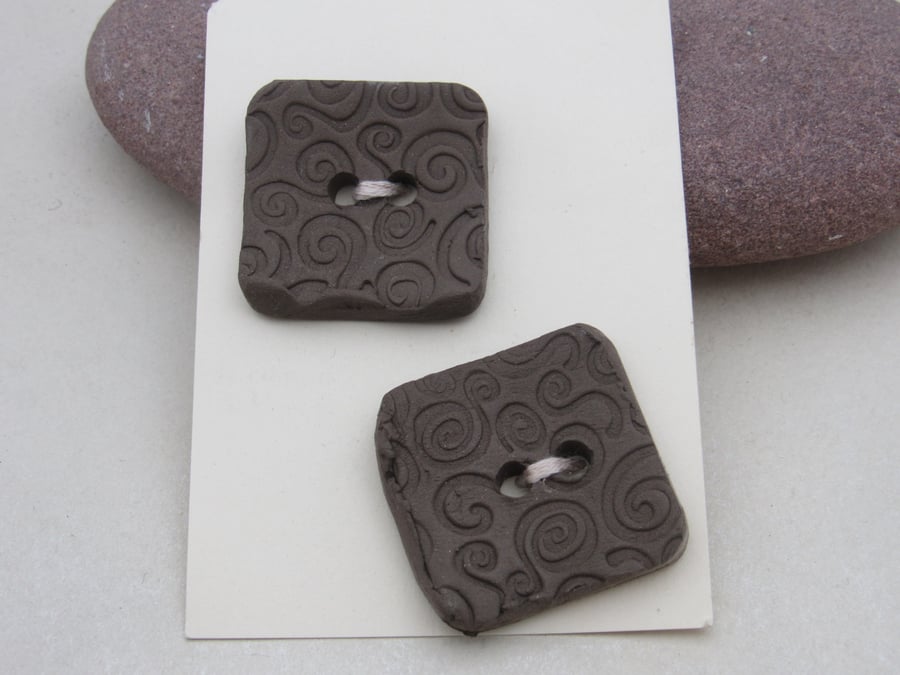 2 Spiral Texture Square Black Ceramic Buttons