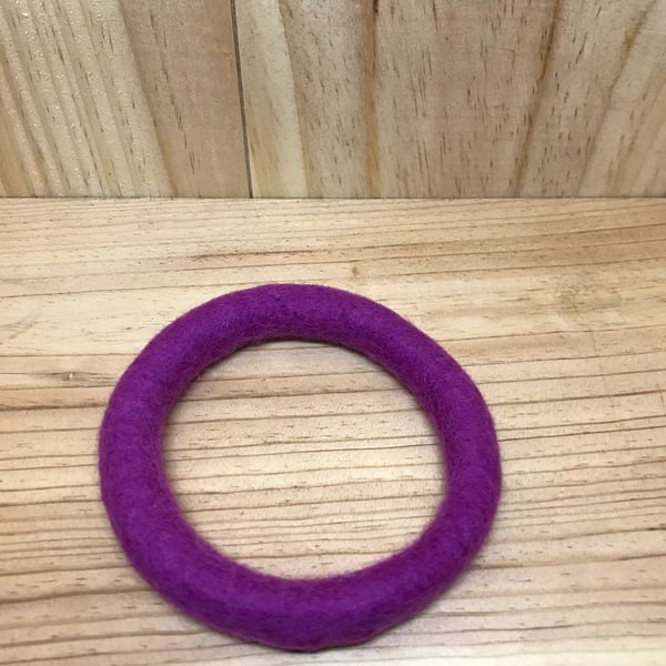 Pink Felt Bracelet. (427)