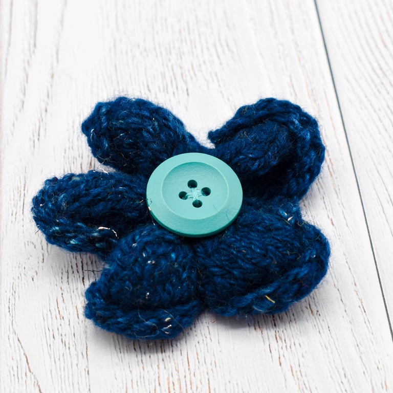 Hand knitted flower brooch pin - Navy and turquoise