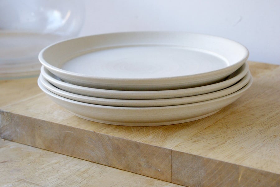 Made to order - A set of six custom dinner plates for your dinner table