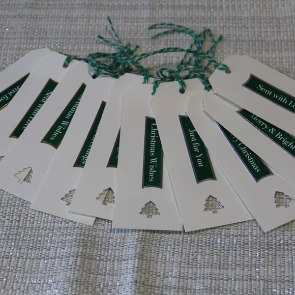 10 Christmas Gift tags, Sentiment with Chrismas Tree aperture