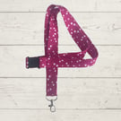 Lanyard with pocket for pen and glasses