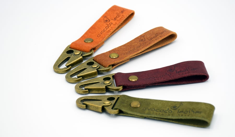 Handmade vegetable tanned leather key holder - EDC - Leather key chain