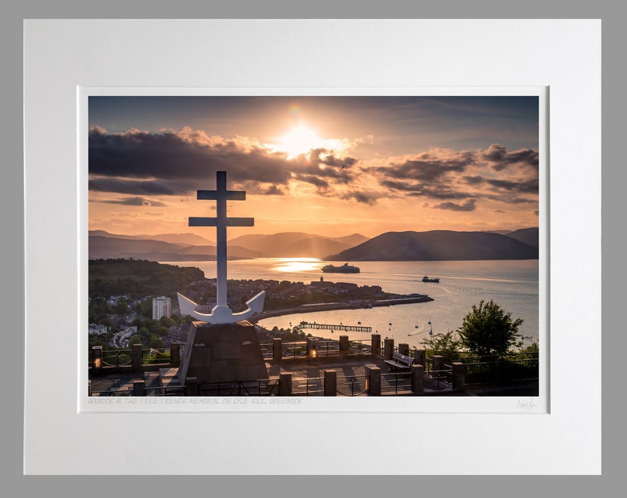 Gourock, Firth of Clyde & Free French Memorial - A3 (50x40cm) Unframed Print