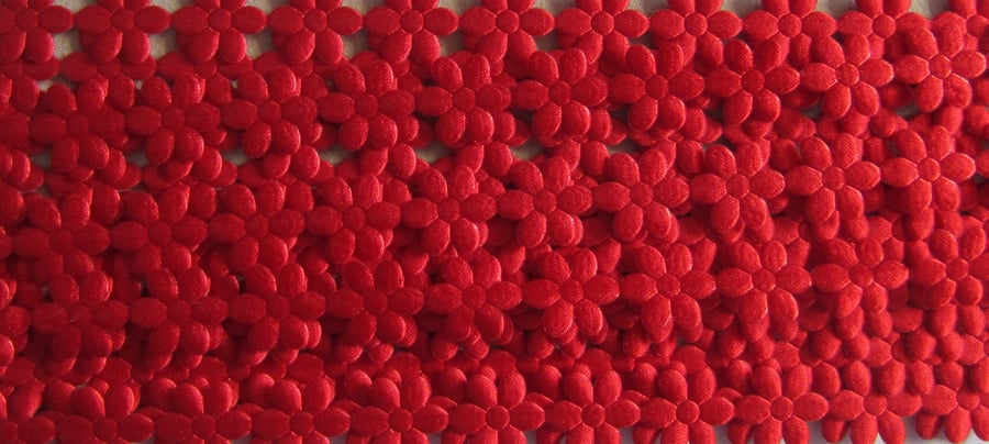 2 Metres Red Daisy Trim