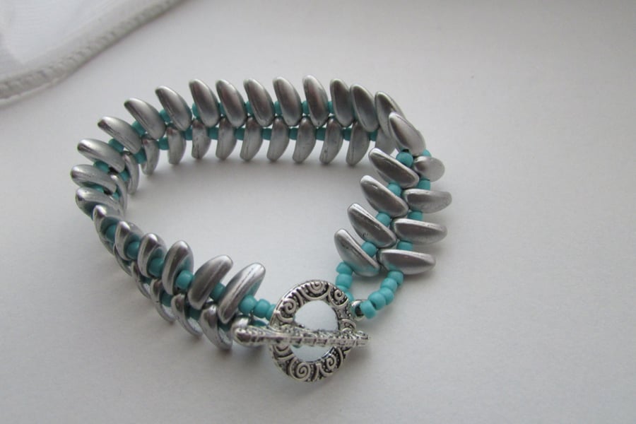 Silver & Turquiose Chilli Bead Bracelet