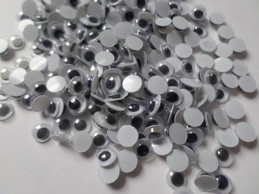 100 x Plastic Googly Eyes - 6mm 