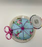 Vintage Royal Vale 'Roses' Teacup Pin Cushion & Complete Sewing Set (No.1) - Image 4