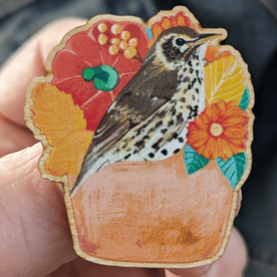 Wooden bird thrush pin badge brooch 