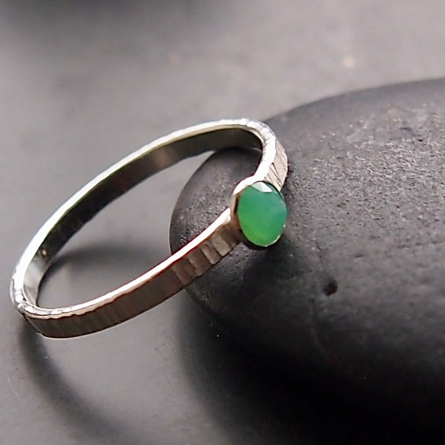 Sterling Silver Textured Ring with Chrysoprase