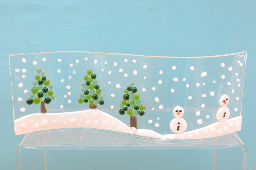 Glass snow scene with Christmas trees and snowmen, freestanding decoration