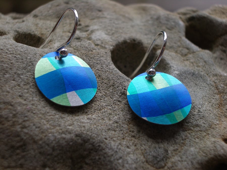 Checked earrings in blue and green
