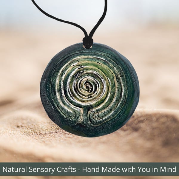 Multisensory finger labyrinth jewellery, Essential oil diffuser necklace - F