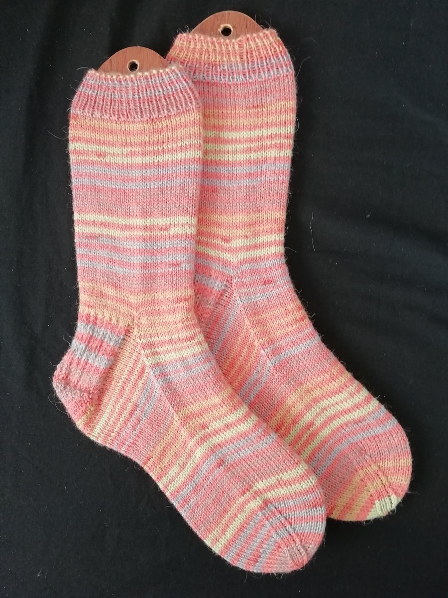 Socks, Hand Knitted, MEDIUM, size 5-6 Alpaca Wool blend 